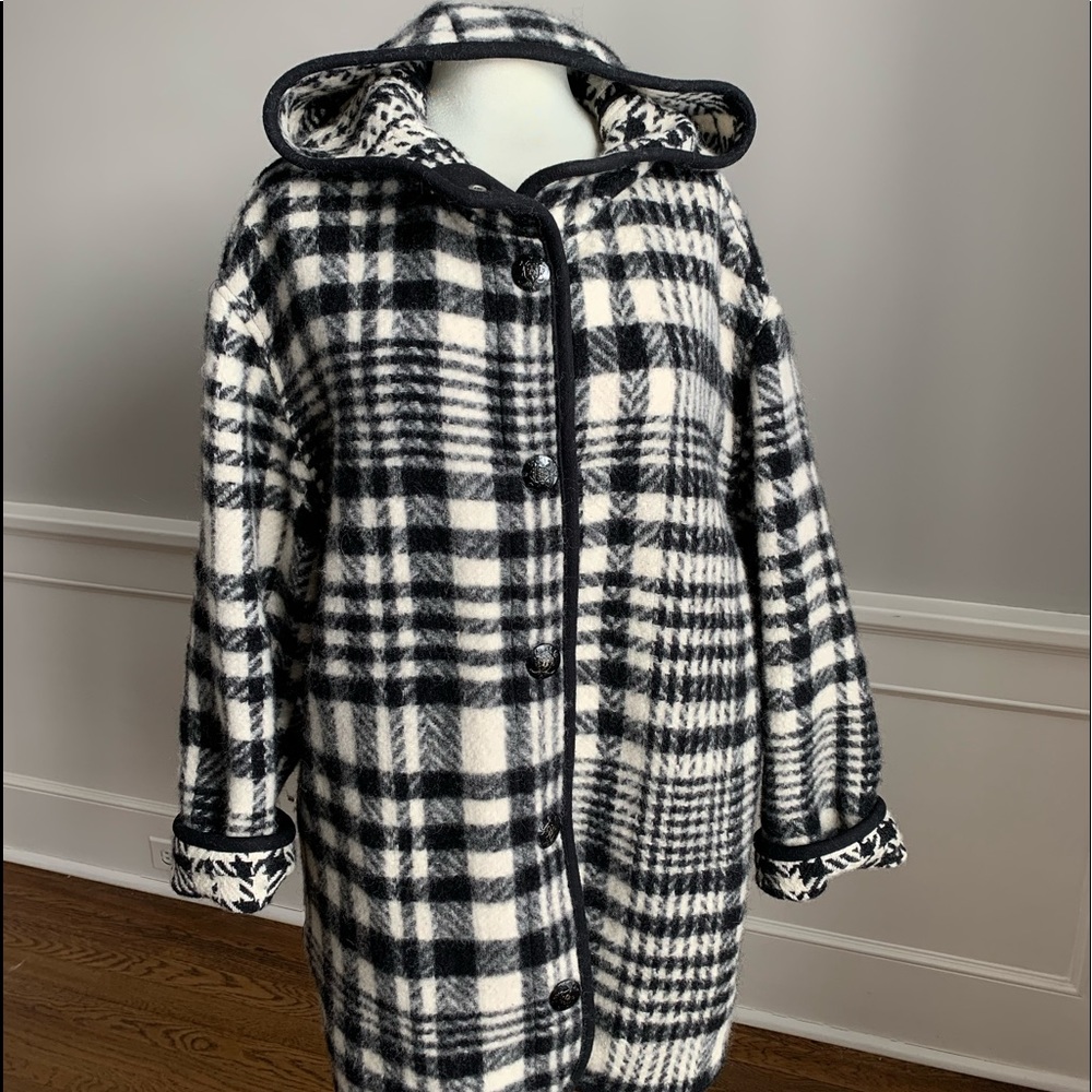 Stella McCartney Black and Ivory Plaid Blanket Coat, size 36 Medium